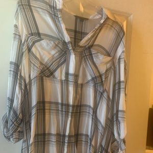Express women’s high-low flannel shirt. Size XS